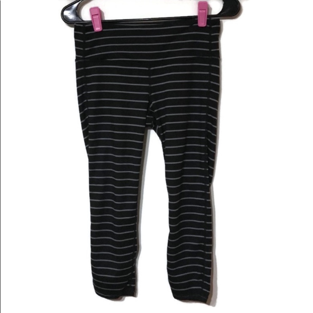 Athleta Workout Capris Black/Gray Striped Sz Small